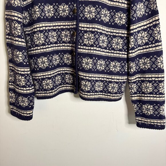 Vintage Tally Ho Women's Nordic Navy and White Wool Button Front Sweate Medium - Picture 4 of 7